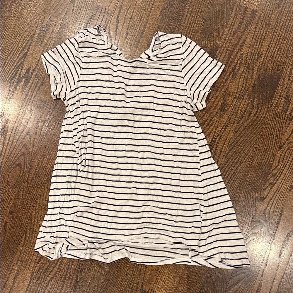 Woman’s small Striped Short Sleeve Top
